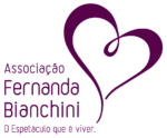 LOGO AFB, arte com fundo branco, ilustração na cor violeta. Do lado esquerdo está escrito em 3 linhas Associação Fernanda Bianchini, do lado direito das palavras o desenho de um coração, e ao final a frase "O espetáculo que é viver".